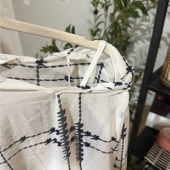 Halogen Black and White Checkered Blouse see threw top with a tank top size xs - Picture 8 of 10